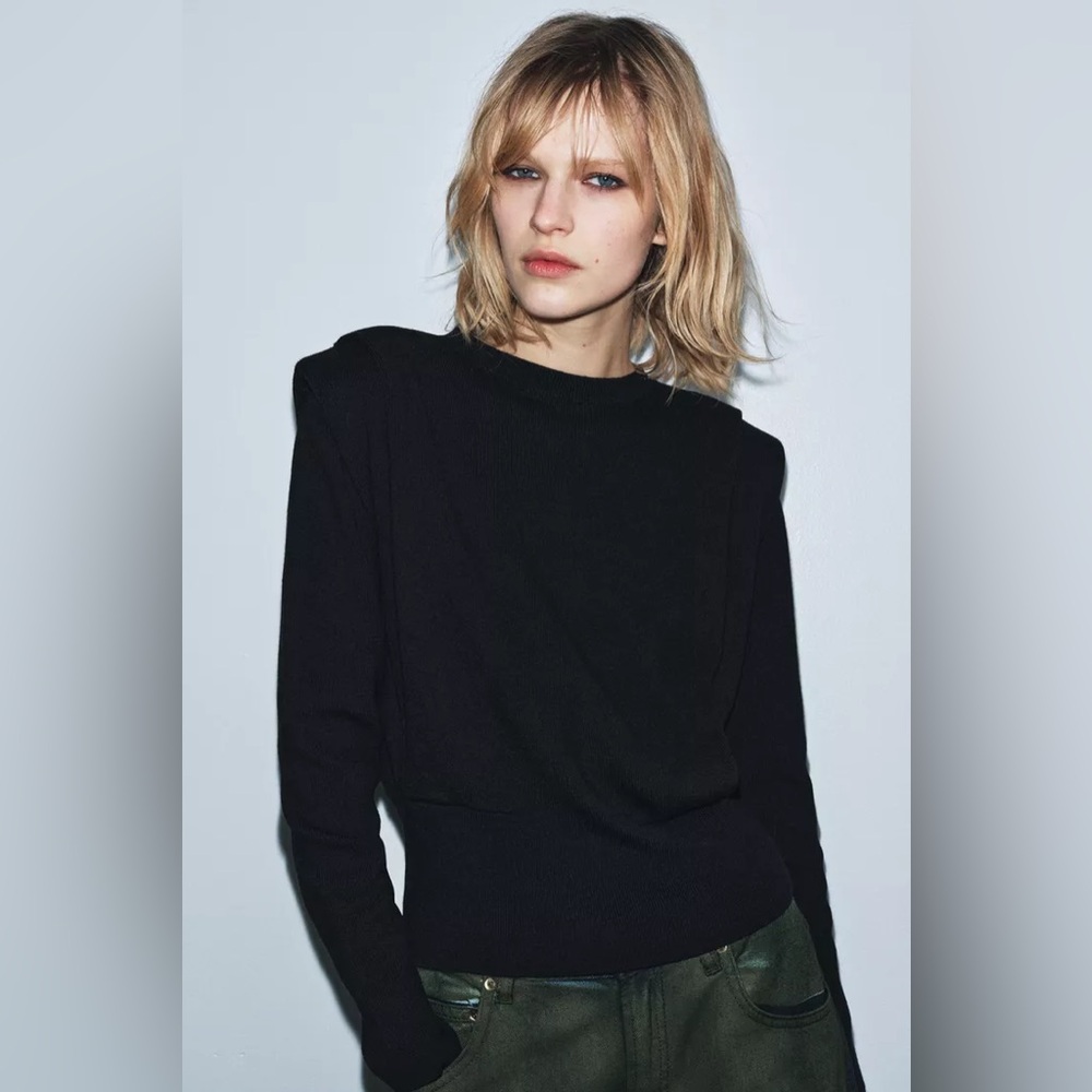 [NWT] ZARA Shoulder Pad Knit Jumper in Black. Size Small
